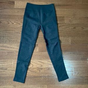 lulu lemon black with grey spec leggings